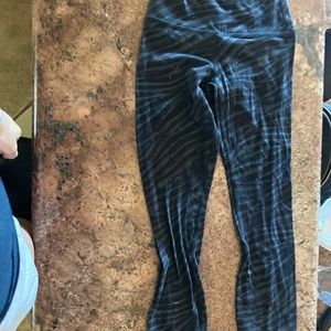 Lululemon Align Tiger Print leggings.       no tags